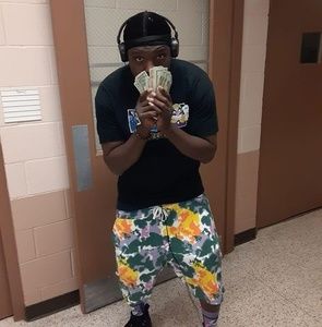 Meet your Posher, Benjamin